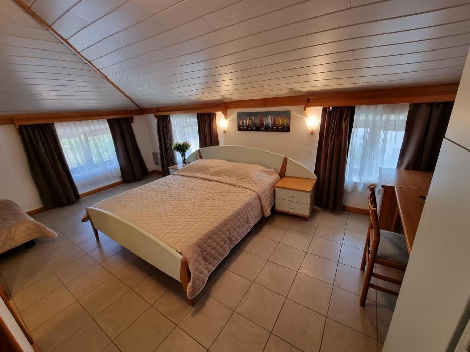 Riva Hotel *